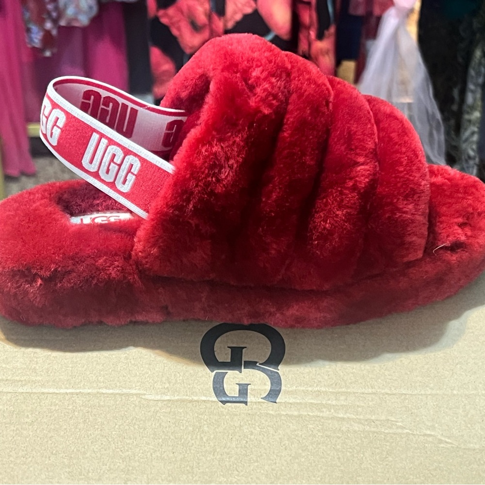 Red Ugg Slide (Kids) size 2